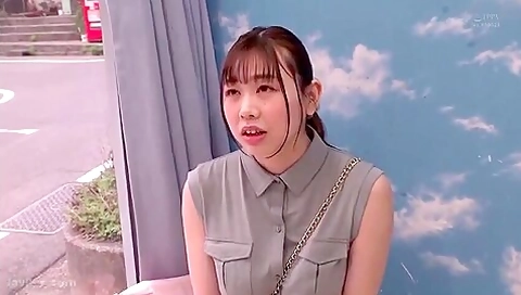 241118丈の長い服を着た奥さま可愛いd3