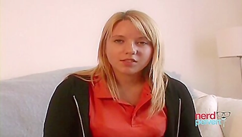 Amateur girl sucking and taking facial