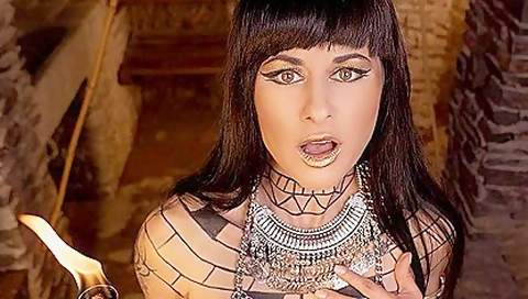 A Horror That You Must See With Billie Star